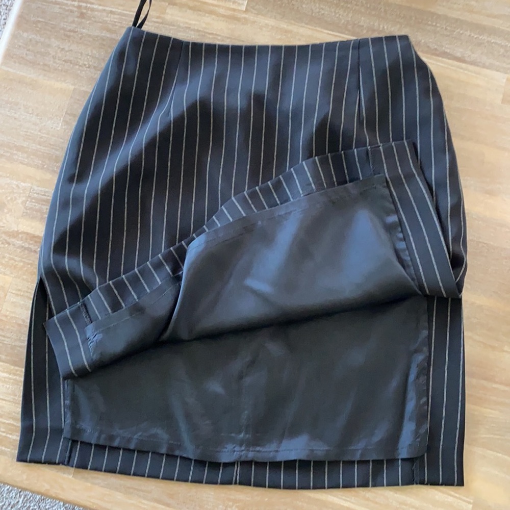 2 PC Suit - Picture 8 of 13